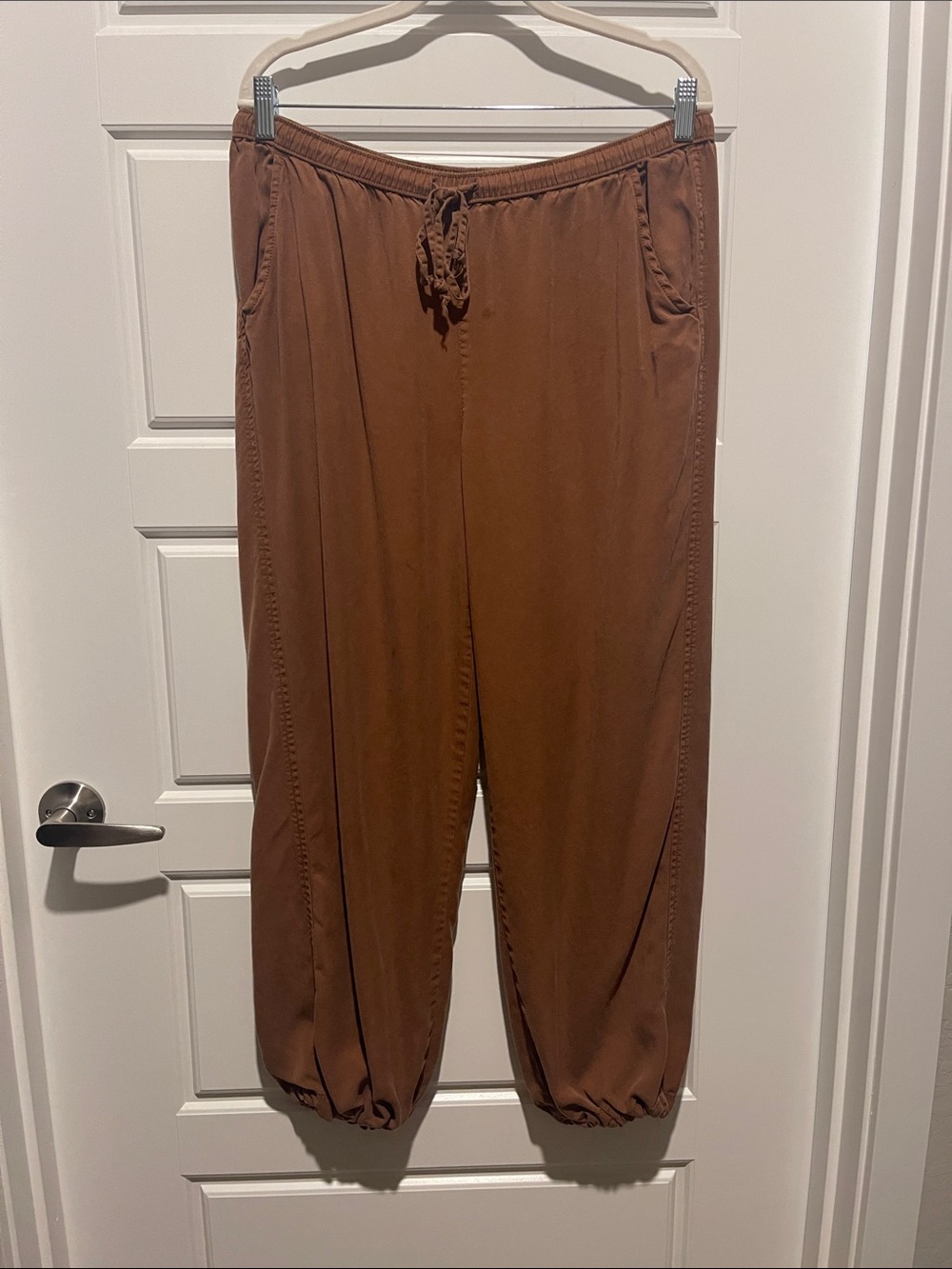 Women’s Brown Elastic Cuff Joggers with Drawstring